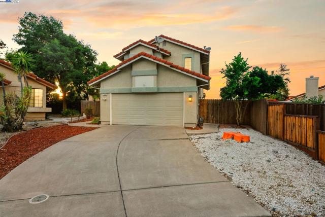 2524 Brazil Ct, Antioch CA: https://media.crmls.org/mediaz/6bcc2e0a-b078-4ea2-b76d-83b1de94cdcb.jpg
