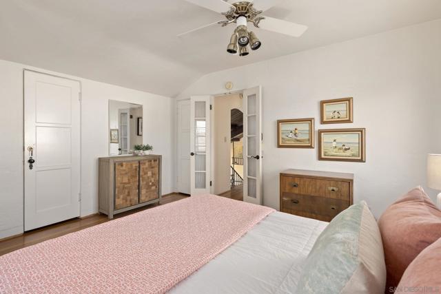 1434 5th Street, Coronado CA: https://media.crmls.org/mediaz/6bcc3ec7-593e-49fd-b49e-6d78a2948f9d.jpg