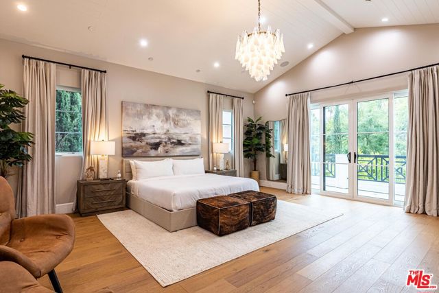 5162 Otis Avenue, Tarzana CA: https://media.crmls.org/mediaz/6bcc5a39-8a4f-44c4-b90e-41256f4e458d.jpg