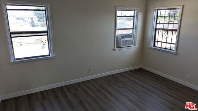 832 W Imperial Highway, Los Angeles CA: https://media.crmls.org/mediaz/6bcc78a4-c5f8-4eeb-8561-1b58595bc791.jpg