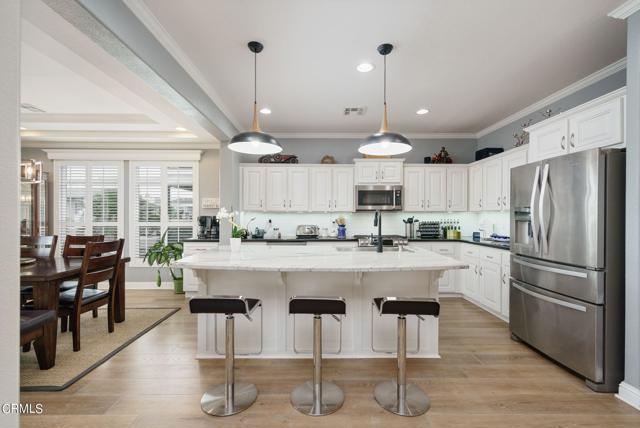 5540 W 5th Street, Oxnard CA: https://media.crmls.org/mediaz/6bcc7e20-b779-4fcb-aabe-659373295b0f.jpg