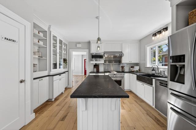 136 Loma Alta Avenue, Los Gatos CA: https://media.crmls.org/mediaz/6bccbf69-a1a8-403e-95cc-4981631efba1.jpg