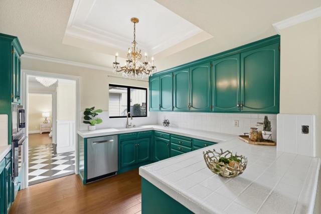 660 Helen Drive, Hollister CA: https://media.crmls.org/mediaz/6bcd2f81-321f-4a45-8f54-30d26fffad56.jpg