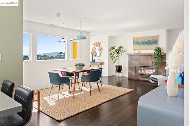 1000 Navellier St, El Cerrito CA: https://media.crmls.org/mediaz/6bcd6e82-275f-471d-afed-6ce11298c0aa.jpg