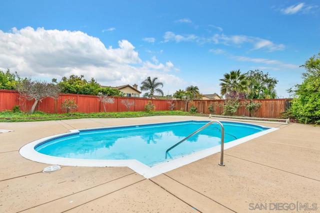 53 Avenida Descanso, Oceanside CA: https://media.crmls.org/mediaz/6bcde16f-4a04-401d-bac0-97d76aa498d9.jpg