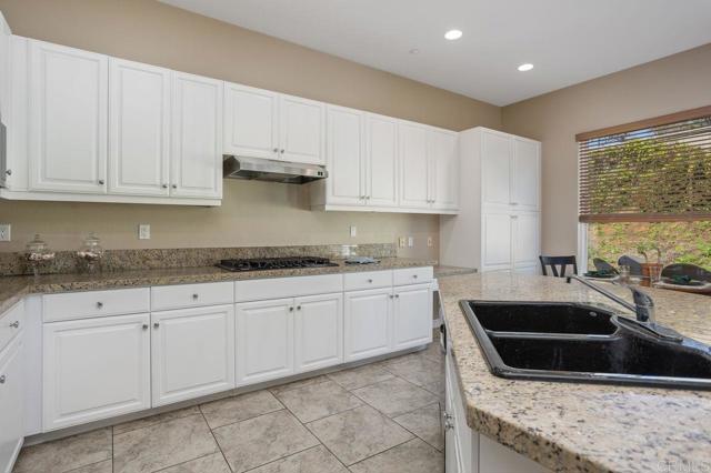Detail Gallery Image 10 of 36 For 435 Sandalwood Ct, Encinitas,  CA 92024 - 4 Beds | 2/1 Baths