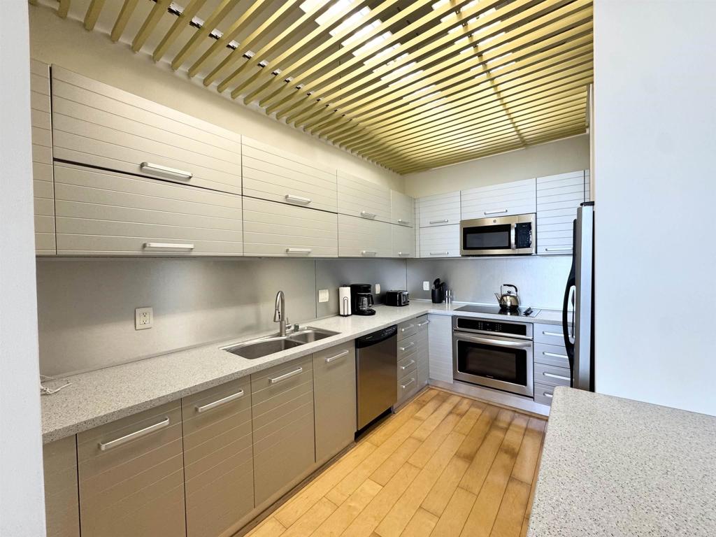 550 Seagaze Drive - photo 11