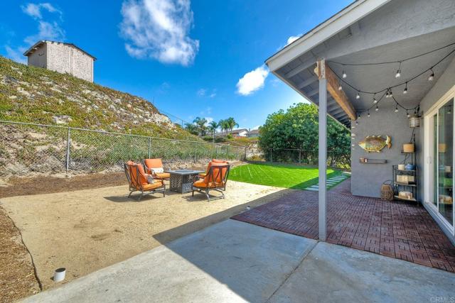 2760 Thunder Drive, Oceanside CA: https://media.crmls.org/mediaz/6bd00ded-55b3-4bc6-9fbb-9c291c4f4629.jpg