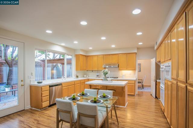 Image 10 of 35 For 7592 Meadow Ct