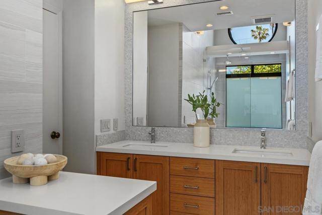 335 Fern Glen, La Jolla CA: https://media.crmls.org/mediaz/6bd0a949-a2af-4b7d-aa64-d7443a58cb46.jpg