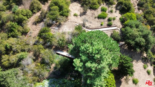 1617 N Langtry Lane, Los Angeles CA: https://media.crmls.org/mediaz/6bd1a020-b7a8-4eec-982e-ac78e33ff41a.jpg