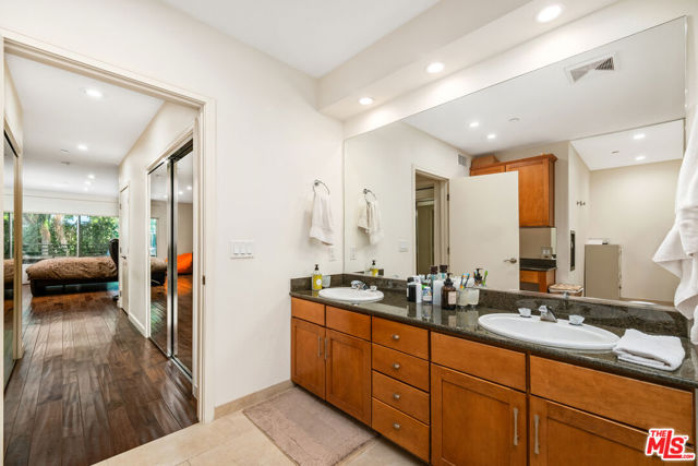 2111 S Beverly Glen Boulevard, Los Angeles CA: https://media.crmls.org/mediaz/6bd223b5-92b4-4d25-a503-d6b5f58a1116.jpg