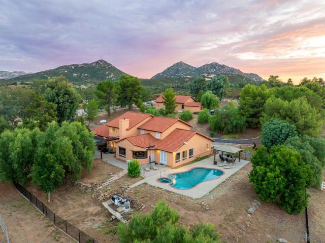 15091 Chemise Creek Rd, Ramona CA: https://media.crmls.org/mediaz/6bd2c488-fdb8-493c-99e5-d592ee30fcea.jpg