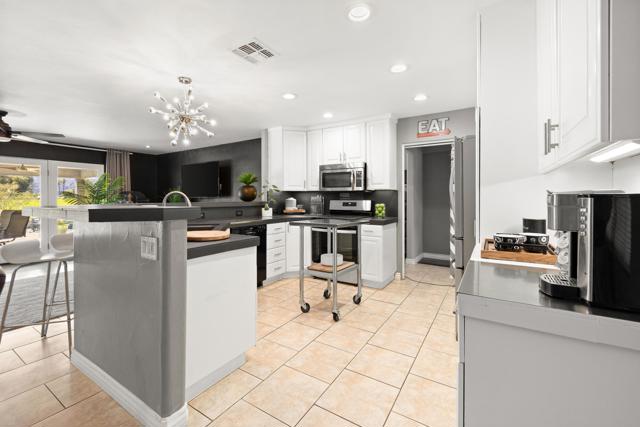 77245 Indiana Avenue, Palm Desert CA: https://media.crmls.org/mediaz/6bd33257-ffa0-4204-b4f7-6766ad37f4bf.jpg