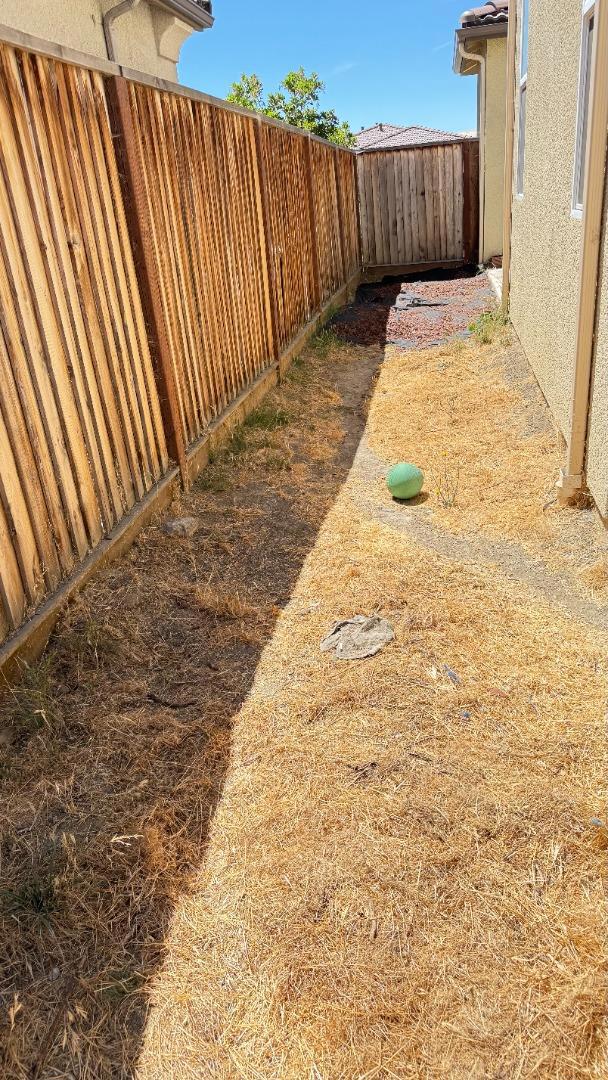 755 Alicante Drive, Hollister CA: https://media.crmls.org/mediaz/6bd334d6-70ad-46c0-9f95-9074e66df1b2.jpg