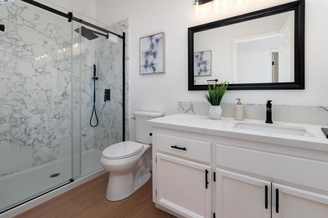 3846 Sheffield Cir, Danville CA: https://media.crmls.org/mediaz/6bd37dc9-e4d9-4d8e-b304-63beb59f6235.jpg
