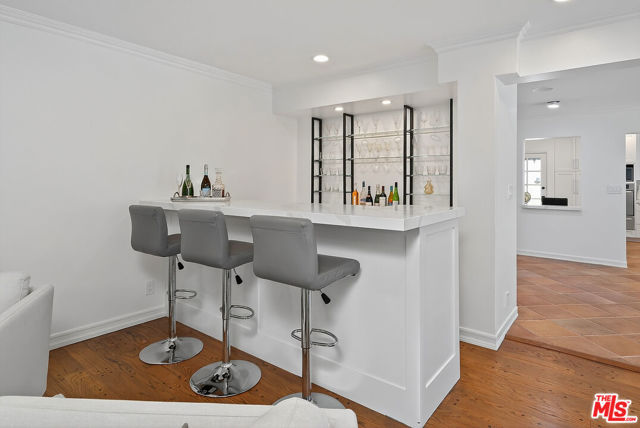 322 25th Street, Santa Monica CA: https://media.crmls.org/mediaz/6bd3d201-4772-44b8-948d-fc2091c98236.jpg