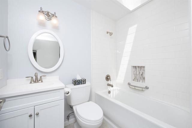 4402 Shearwater Way, Oceanside CA: https://media.crmls.org/mediaz/6bd50e52-f1f7-4a22-abdb-357dffd7fc17.jpg