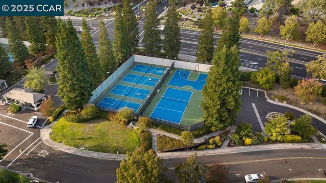 3051 Tahoe Pl, San Ramon CA: https://media.crmls.org/mediaz/6bd54b3a-9383-4f2b-b4e4-6254c984e1c7.jpg