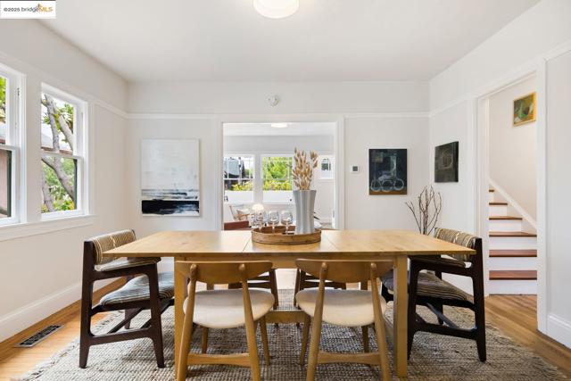 1814 Carleton ST, Berkeley CA: https://media.crmls.org/mediaz/6bd5ea74-7a86-4967-876d-efaa691ff805.jpg