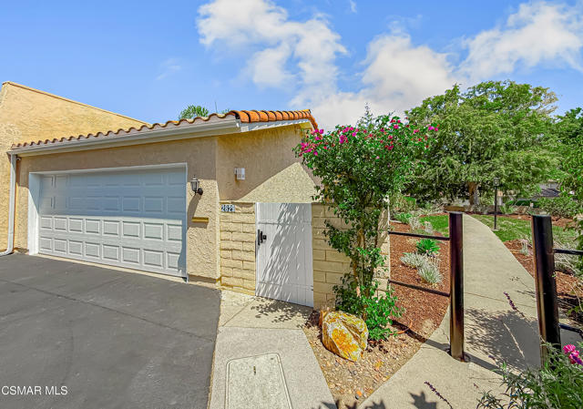2829 Shoreview Circle, Westlake Village CA: https://media.crmls.org/mediaz/6bd61bbd-1029-48db-a311-183810b15c57.jpg