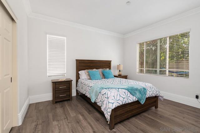 10237 Paseo De Linda, San Diego CA: https://media.crmls.org/mediaz/6bd6e517-0e1d-43ce-b3e3-2745418c9ae6.jpg