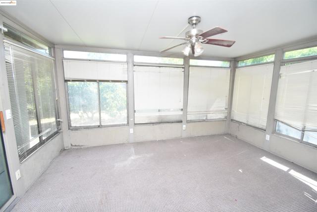 2960 Hebron Ln, Stockton CA: https://media.crmls.org/mediaz/6bd769de-838d-4970-80df-55058d538080.jpg