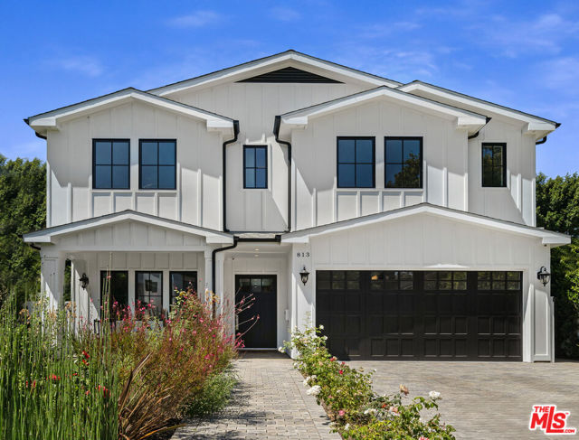 813 N Spaulding Avenue, Los Angeles CA: https://media.crmls.org/mediaz/6bd7a7e2-9d5a-403a-a22c-ff6c2046a97b.jpg