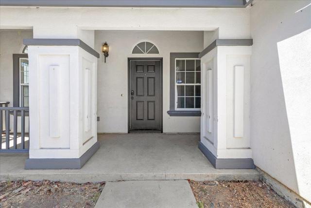 1250 Greenleaf Loop, Greenfield CA: https://media.crmls.org/mediaz/6bd7ab0a-2b7a-4866-b782-aca431794836.jpg