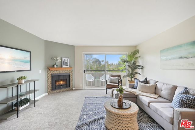 4702 Fulton Avenue, 305 photo 4