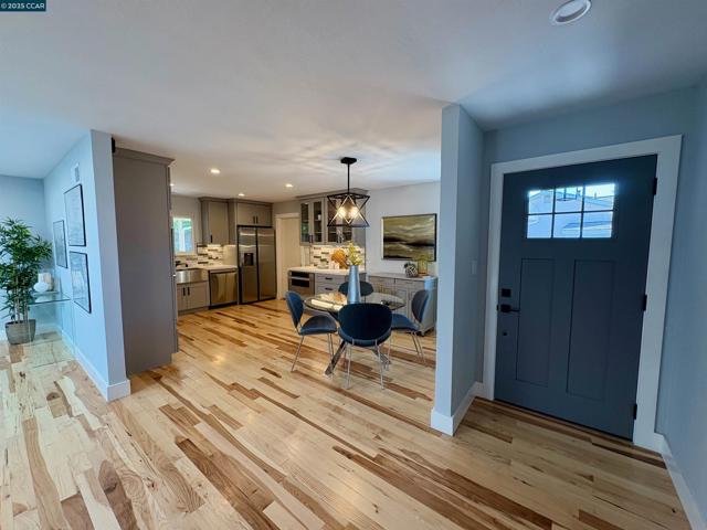 1472 Fairhaven Ct, San Jose CA: https://media.crmls.org/mediaz/6bd81c46-d4c6-409a-8311-c16fd262b047.jpg