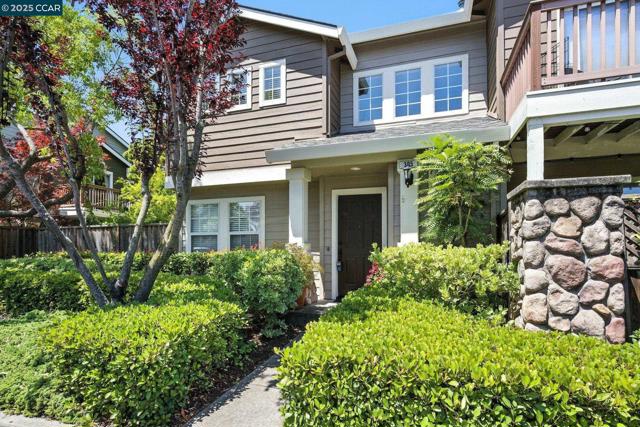 305 Daybreak Court, San Ramon CA: https://media.crmls.org/mediaz/6bd88d3c-3fba-4806-b3c6-d088309d0bbe.jpg