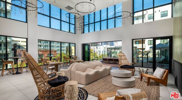 1340 S Hill Street, Los Angeles CA: https://media.crmls.org/mediaz/6bd8ce2d-6adb-46ac-a338-dc801f771270.jpg