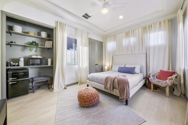 81107 Carefree Drive, Indio CA: https://media.crmls.org/mediaz/6bd8d0d3-9f69-4634-9cce-2d33dd049e83.jpg