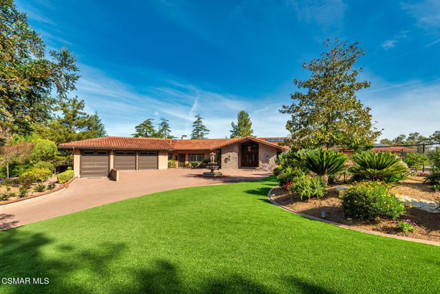 11 Inverness Road, Thousand Oaks CA: https://media.crmls.org/mediaz/6bd8dfa9-6e58-45b9-aa7e-e4e5fc838664.jpg