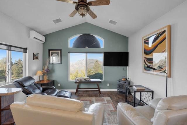 555 Manzanita Dr, Julian CA: https://media.crmls.org/mediaz/6bd948d6-7c9f-4145-a174-8e5fb52ba655.jpg