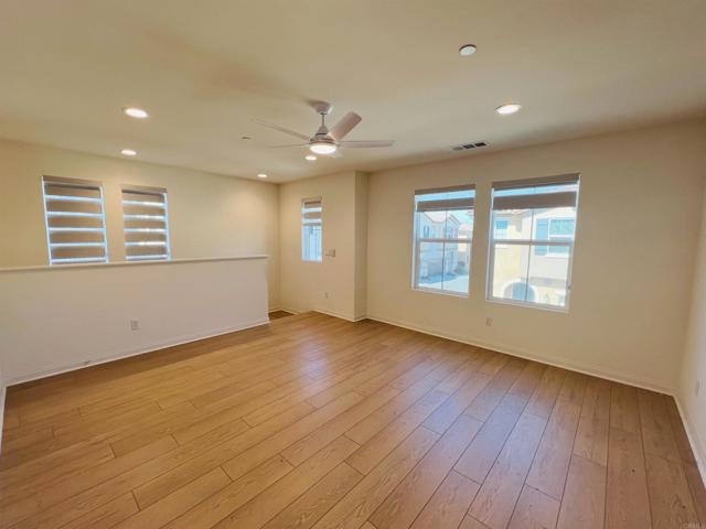 Detail Gallery Image 23 of 59 For 530 Longmeadow St, Vista,  CA 92081 - 3 Beds | 2/1 Baths
