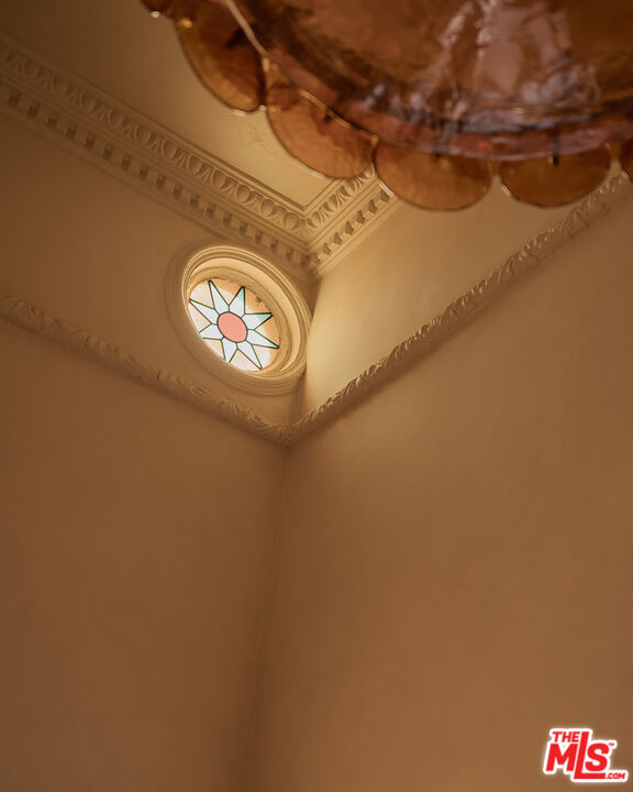 https://media.crmls.org/mediaz/6bd9b75e-ffe7-4874-bc7f-2d2e200684ee.jpg?preset=X-Large
