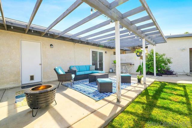 44784 Sherwood Drive, Indio CA: https://media.crmls.org/mediaz/6bd9d543-ec5e-4da1-98db-e290a299f850.jpg