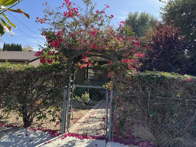 Detail Gallery Image 2 of 27 For 548 Herbert St, Pasadena,  CA 91104 - 2 Beds | 1 Baths