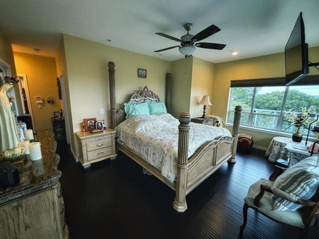2612 Hallmark Drive, Belmont CA: https://media.crmls.org/mediaz/6bdab804-70bd-43fb-a5aa-0b831f8fcf43.jpg