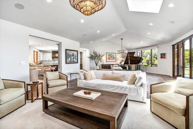 25926 Puerta Del Cajon, Monterey CA: https://media.crmls.org/mediaz/6bdb4ca1-f5df-4c8e-b644-3adefc2fa85f.jpg