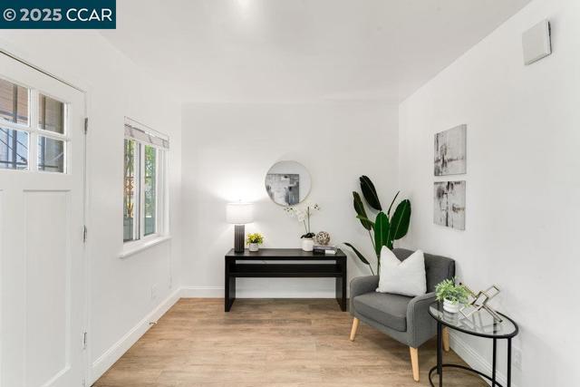 2154 35Th Ave, Oakland CA: https://media.crmls.org/mediaz/6bdb4f44-18f8-44b3-8e07-e6be56372a4b.jpg