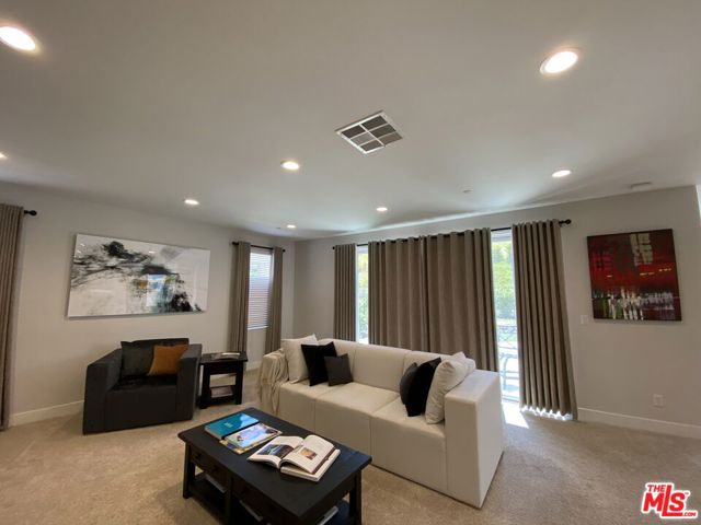 18648 Juniper Springs Drive, Canyon Country CA: https://media.crmls.org/mediaz/6bdb992e-e45e-4dac-a6d1-2817c116a550.jpg