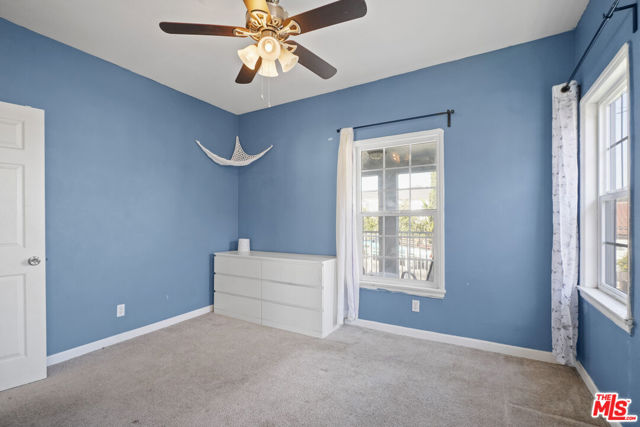 3852 Woolwine Drive, Los Angeles CA: https://media.crmls.org/mediaz/6bdbcd25-3f76-4dfa-aac3-ea128456d34a.jpg