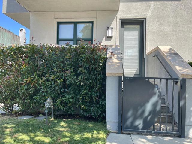 225 9th Avenue, San Mateo CA: https://media.crmls.org/mediaz/6bdc2497-ecde-4f84-b191-f7c3e47bd2d2.jpg