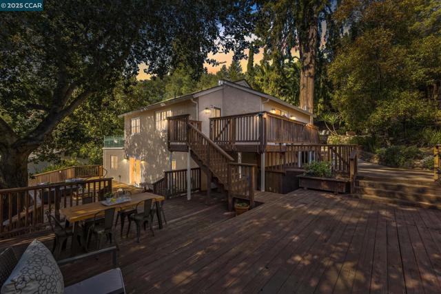 40 Las Palomas, Orinda CA: https://media.crmls.org/mediaz/6bdc2cc0-d0ce-4678-83ad-138a5ffe96e0.jpg