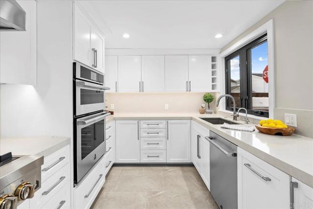491 Prospect Street, Newport Beach CA: https://media.crmls.org/mediaz/6bdca035-09bc-4858-987a-0084dae70c05.jpg