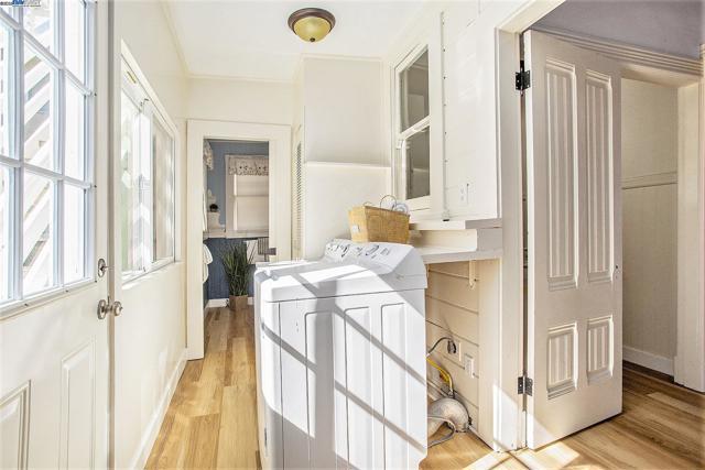 2120 Encinal Ave, Alameda CA: https://media.crmls.org/mediaz/6bdcf632-3d66-4c02-a56e-e9a62f98a26d.jpg