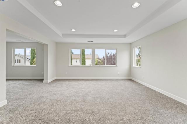 204 Daylily Ln, Patterson CA: https://media.crmls.org/mediaz/6bdd91b9-ee4d-4e36-9bb8-74c361e65cfb.jpg